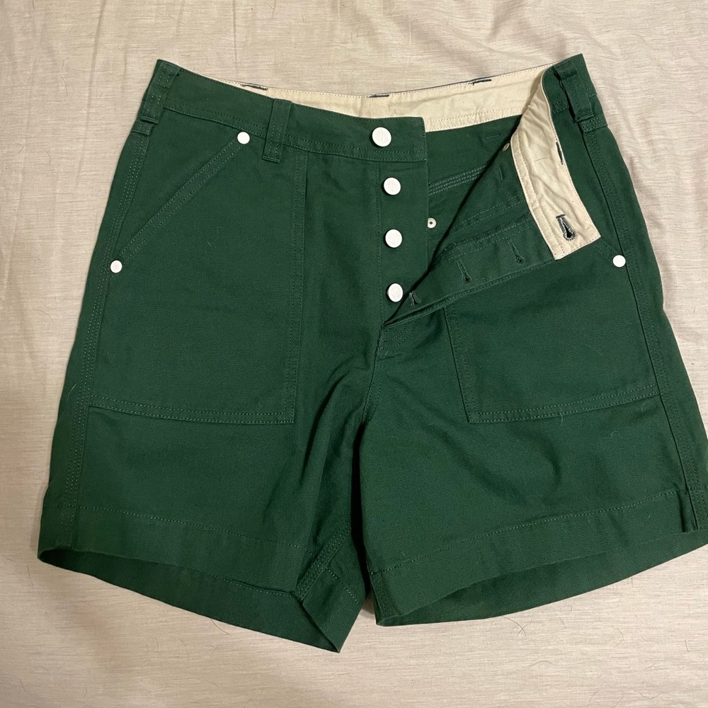 NWOT Topo Design Hunter Green High waisted shorts size 8